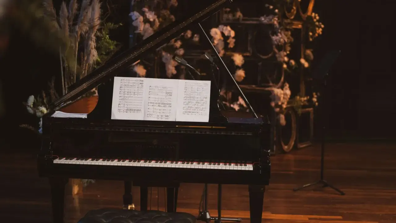 Fortepian Steinway gotowy do występu na jednym z najważniejszych konkursów artystycznych w Polsce.