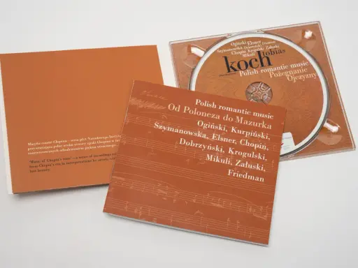 Płyta CD z muzyką polskiego kompozytora Michała Ogińskiego i innych, w tym Chopina.