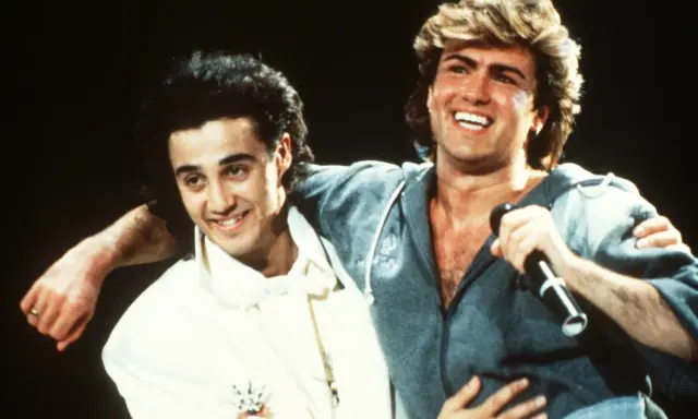 George Michael i Andrew Ridgeley z Wham! na scenie, kiedy powstało "Last Christmas".